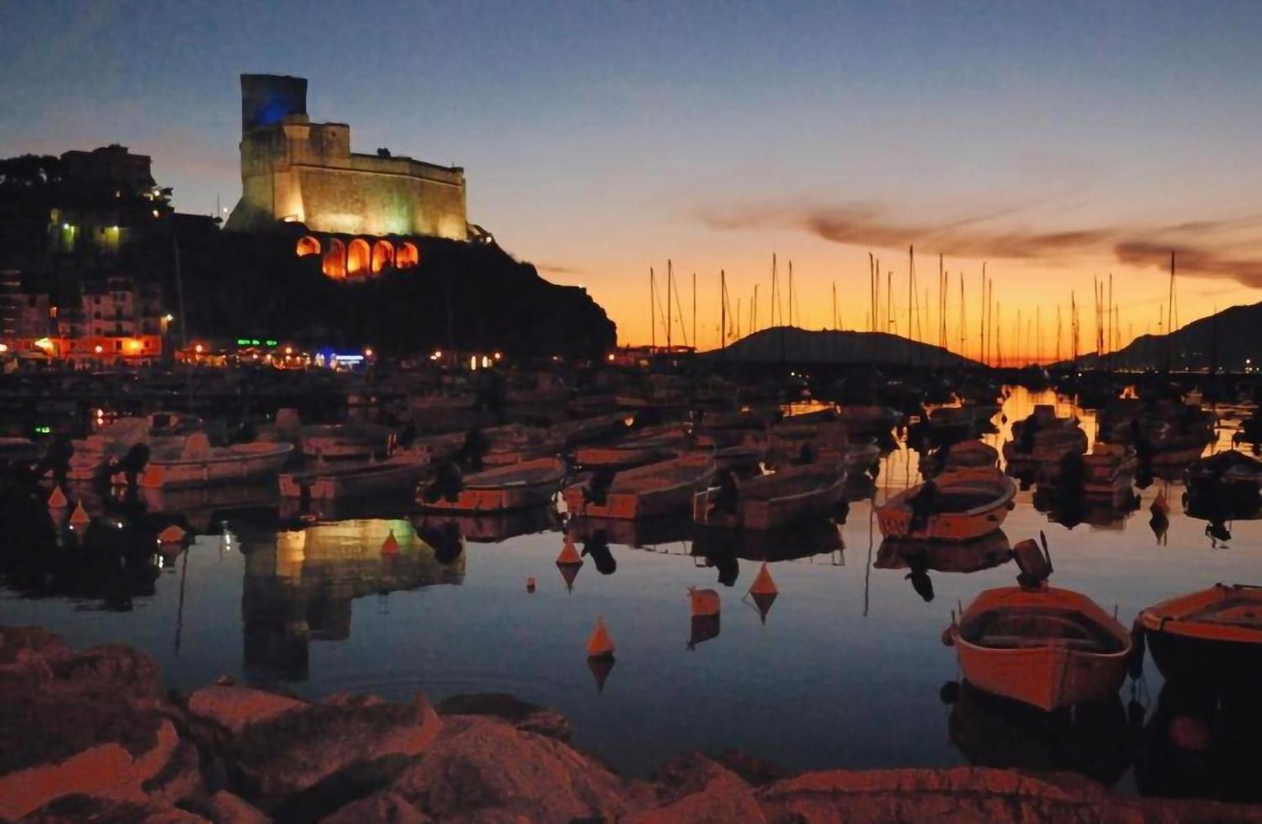 Affittacamere "In Piazzetta Da Vasco" Lerici Exterior foto