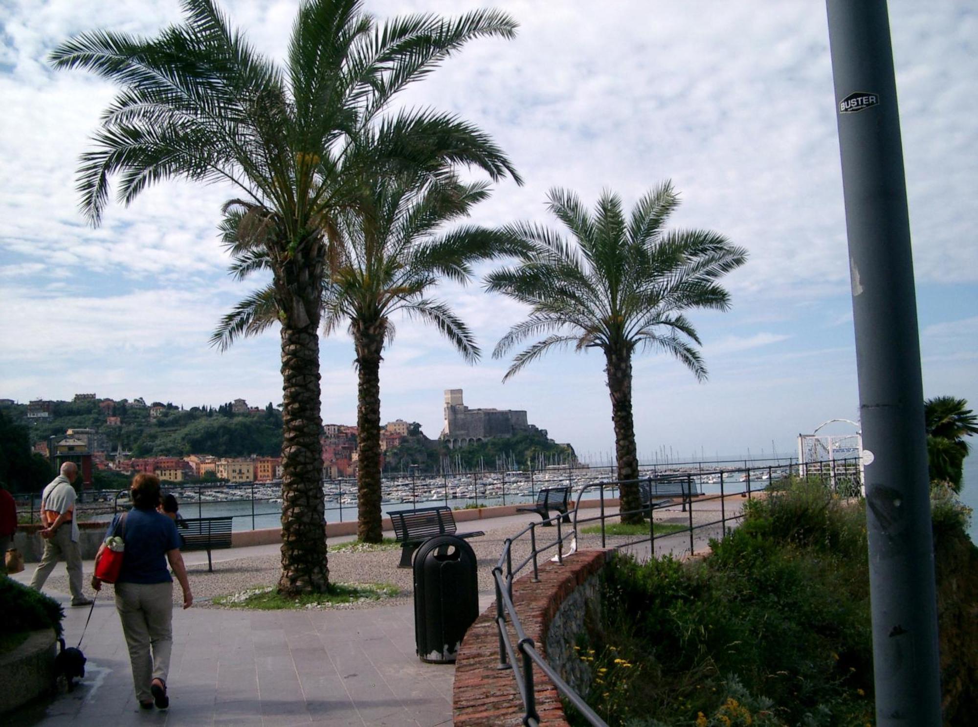 Affittacamere "In Piazzetta Da Vasco" Lerici Exterior foto