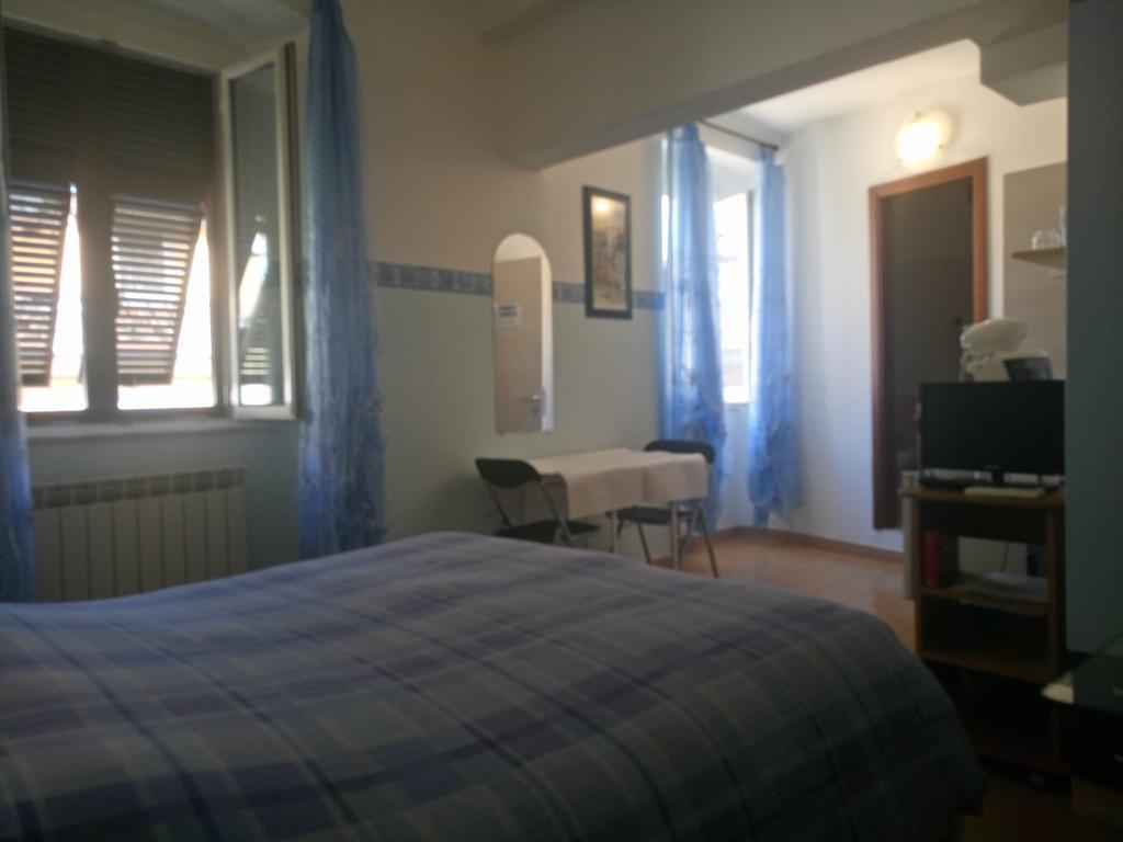 Affittacamere "In Piazzetta Da Vasco" Lerici Exterior foto